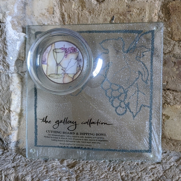 CLAY COMPANY I Glass Cutting Board & Dipping Bowl - Picture 2 of 8